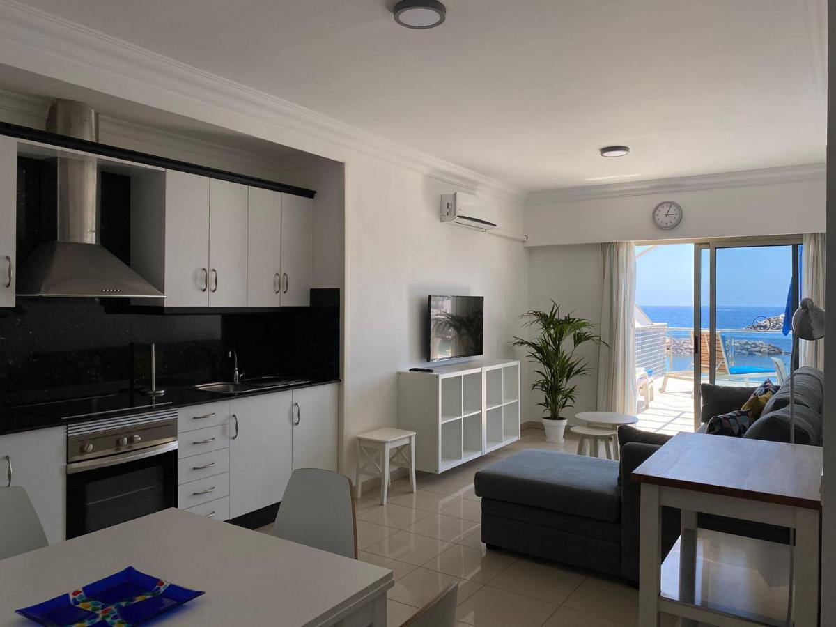 Billy'S Beachfront Apartment With Pool Access Пуерто-де-Моган Екстер'єр фото