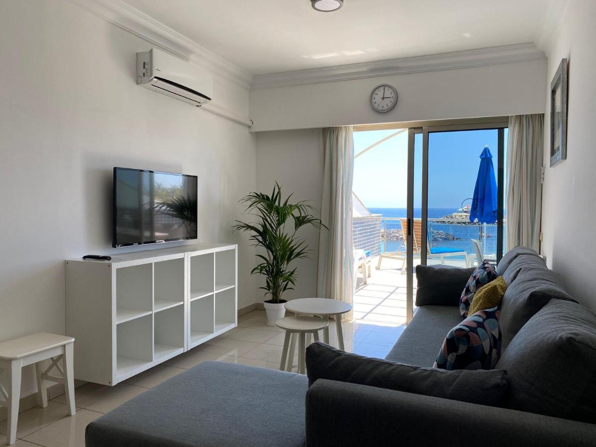 Billy'S Beachfront Apartment With Pool Access Пуерто-де-Моган Екстер'єр фото